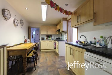 6 bed house, Flora Street, Cathays, Cardiff, CF244EQ - Image 3